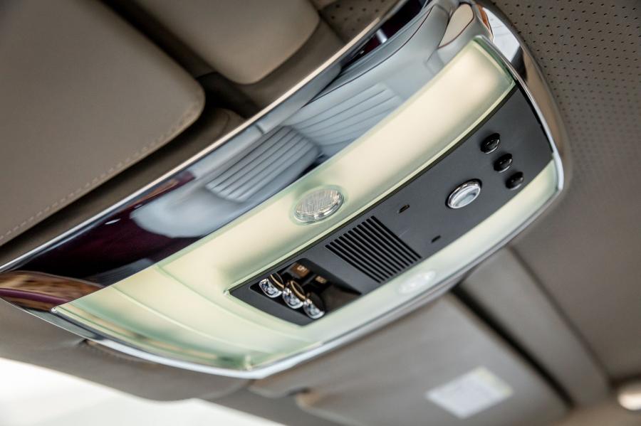 Детали интерьера Rolls-Royce Phantom EWB 2007 года  (NA) (фото 62 из 105)
